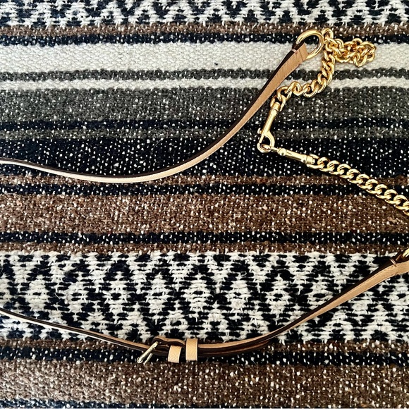 EUC Coach satchel bag and wristlet set…Soft Pink. Great bag. - Picture 9 of 14